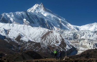 मनास्लु हिमपहिरोमा एक जनाको मृत्यु,  १० को सकुशल उद्धार